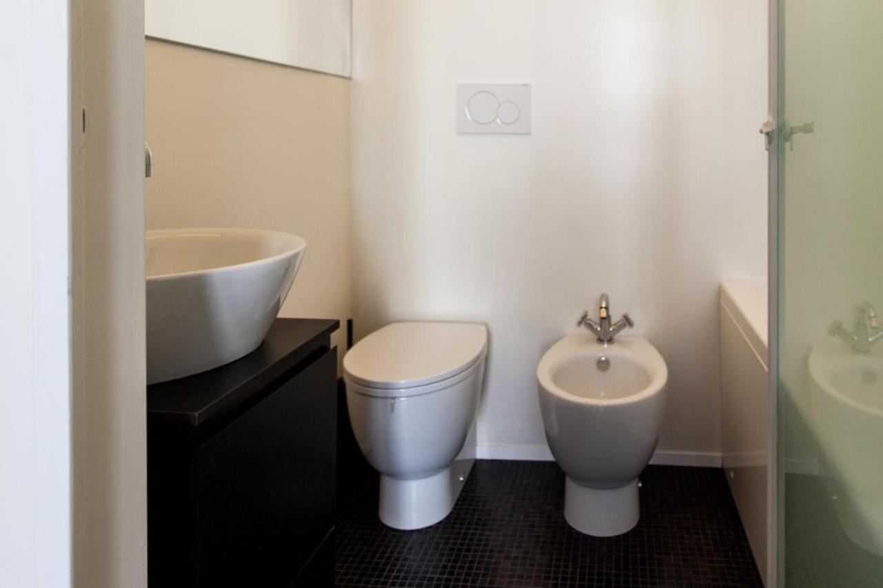 2 Bagni E - House Of Art Center Apartamento Milán